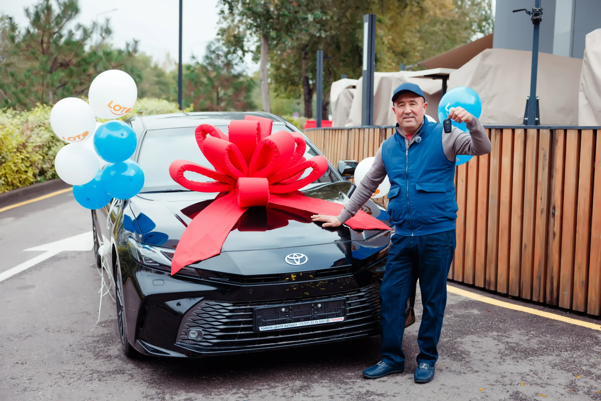 Toyota Camry 2026 выиграл Досым из Шымкента